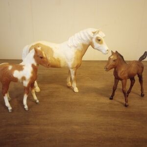Breyer Misty Of Chincoteague With Stormy And Seastar